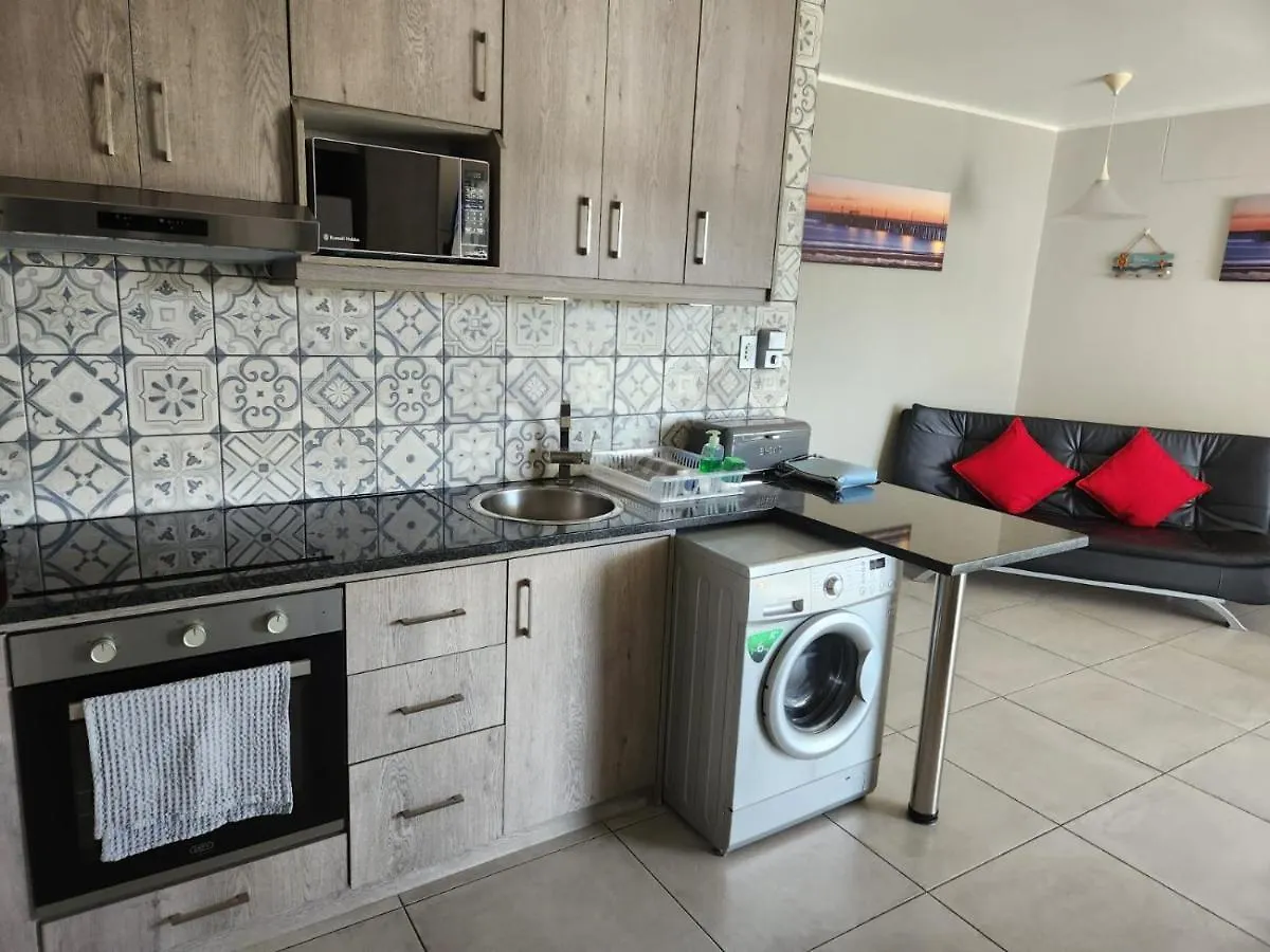 519 On Breeze Aparthotel Strand 0*,  Νότια Αφρική